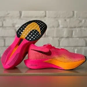 Nike Air Zoom Vaporfly3 ピンク/オレンジ Amazon.com | Women's ZOOMX VAPORFLY Next% 3 - Size 6.5 US